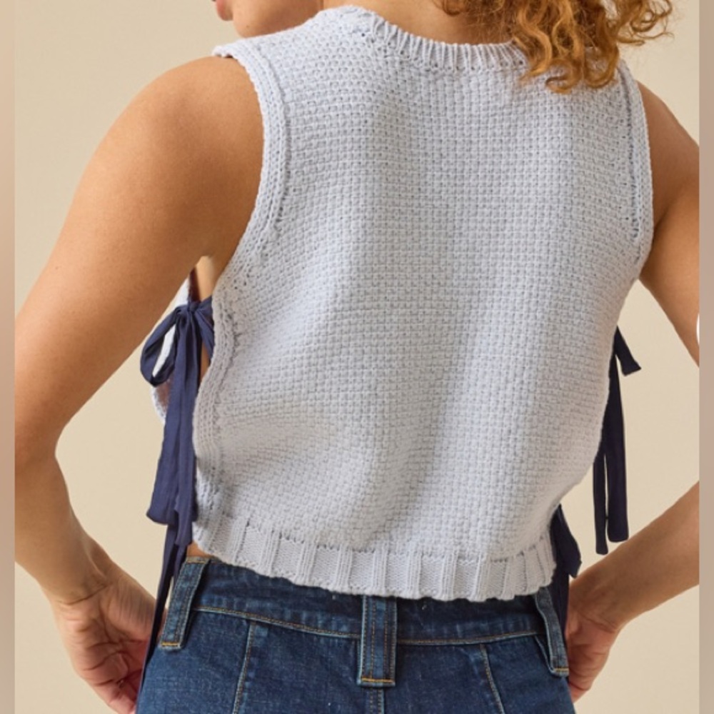 Altar'd State Light/Navy Blue Side Ribbon Knit Tank Pullover - Size Medium